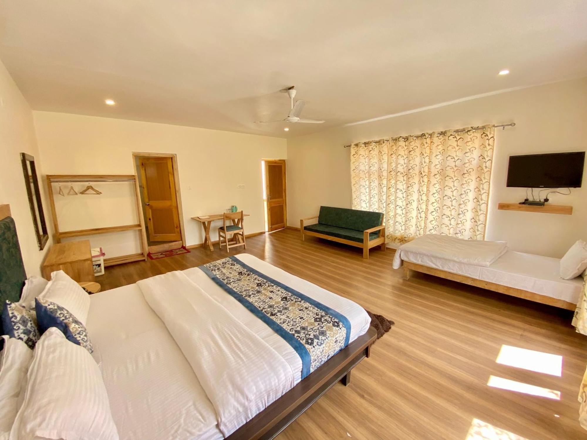 Hotel Palam Hills Лех Экстерьер фото